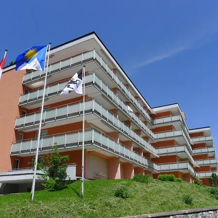 Promenade Apartment *